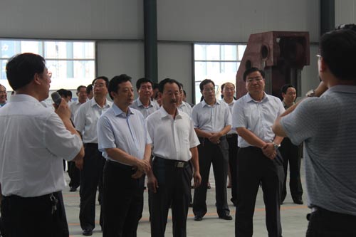 市委书记董沂峰指导工作