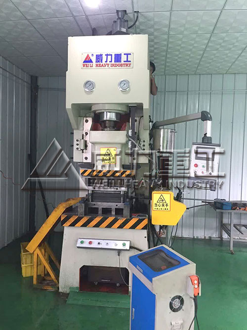 100吨液压冲床加工完成